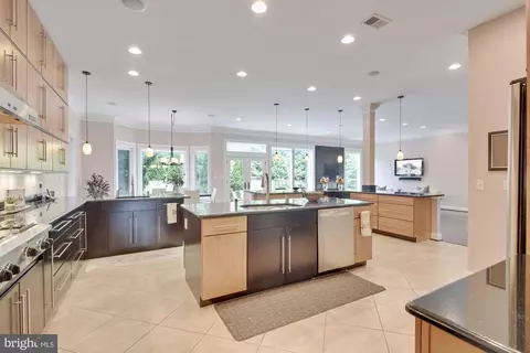 6820 Dillon Ave, Mclean, VA 22101 photo 11