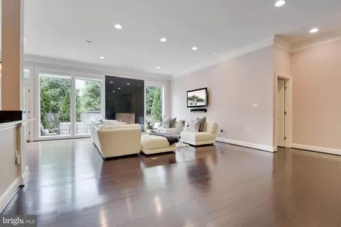 6820 Dillon Ave, Mclean, VA 22101 photo 23