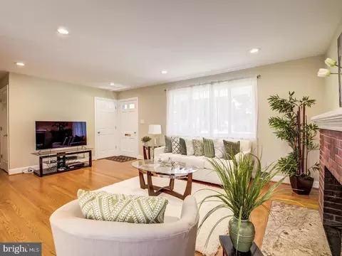 7412 Farnum St, Springfield, VA 22151 photo 6
