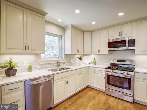 7412 Farnum St, Springfield, VA 22151 photo 12