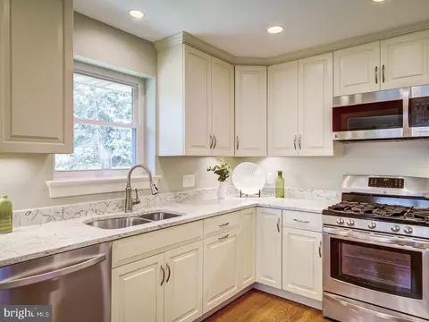 7412 Farnum St, Springfield, VA 22151 photo 11