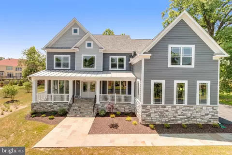7070 Idylwood Rd, Falls Church, VA 22043