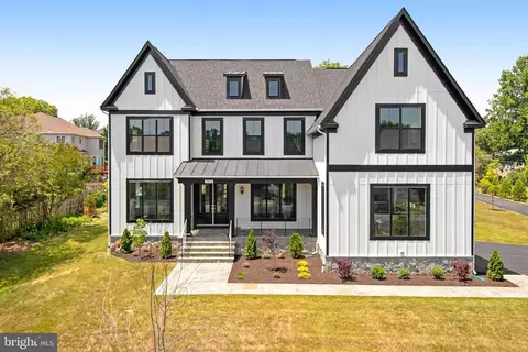 7072 Idylwood Rd, Falls Church, VA 22043