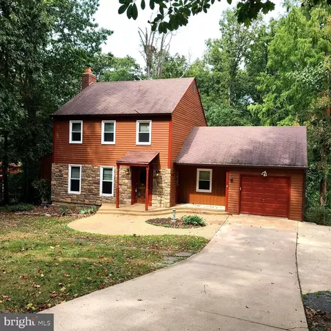 6484 Windham Ave, Alexandria, VA 22315