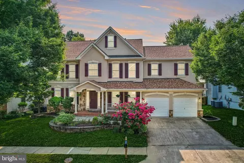 3827 Highland Oaks Dr, Fairfax, VA 22033