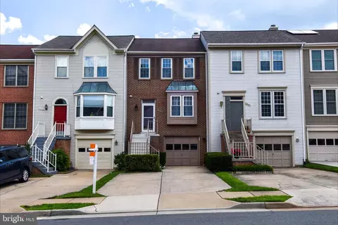 1244 Bond St, Herndon, VA 20170