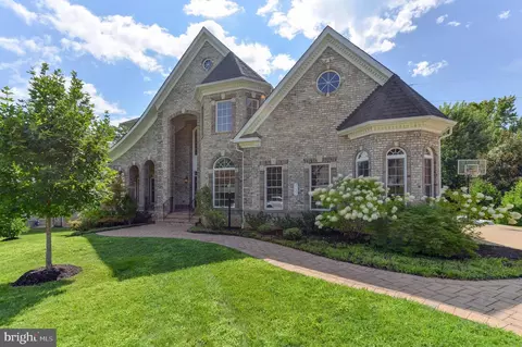 2121 Mckay St, Falls Church, VA 22043