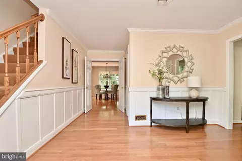 7837 Valleyfield Dr, Springfield, VA 22153 photo 4