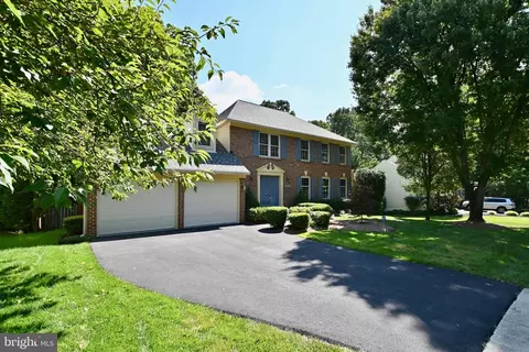 7837 Valleyfield Dr, Springfield, VA 22153 photo 2