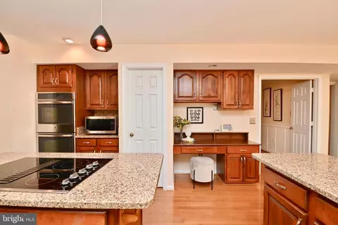 7837 Valleyfield Dr, Springfield, VA 22153 photo 7