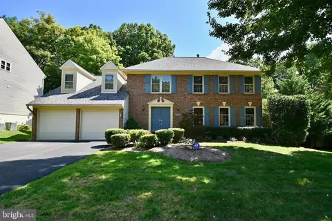 7837 Valleyfield Dr, Springfield, VA 22153