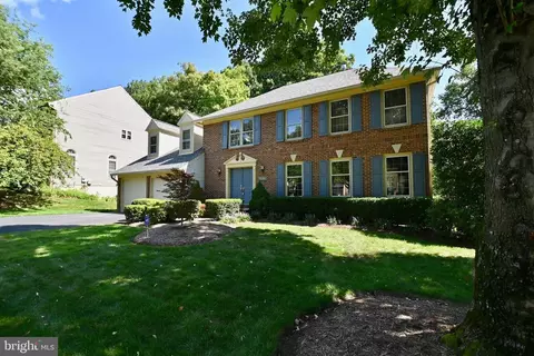 7837 Valleyfield Dr, Springfield, VA 22153 photo 3