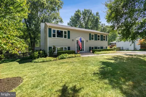 2335 Bedfordshire Cir, Reston, VA 20191