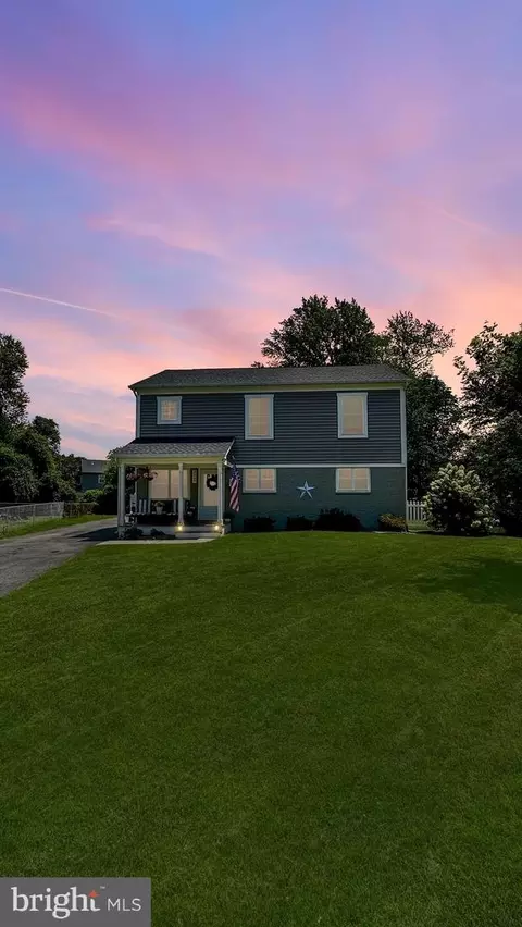 3347 Hickory Ct, Falls Church, VA 22042