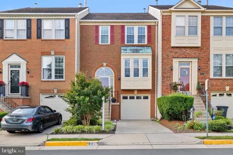 8011 Gina Pl, Vienna, VA 22182