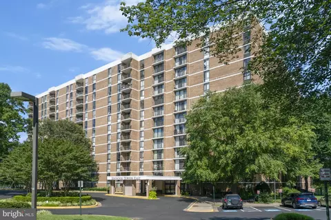 2311 Pimmit Dr #1006, Falls Church, VA 22043