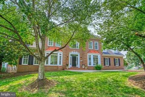 14251 Hart Forest Dr, Centreville, VA 20121