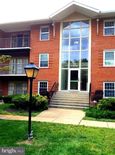 3332 Spring Ln #C-30, Falls Church, VA 22041
