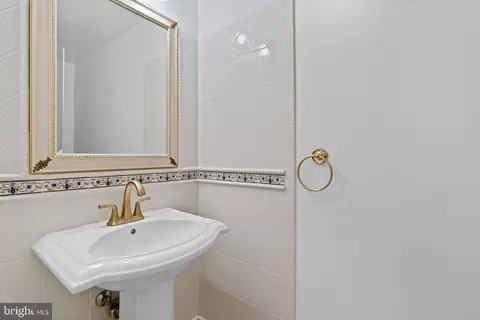 1034 Towlston Rd, Mclean, VA 22102 photo 25