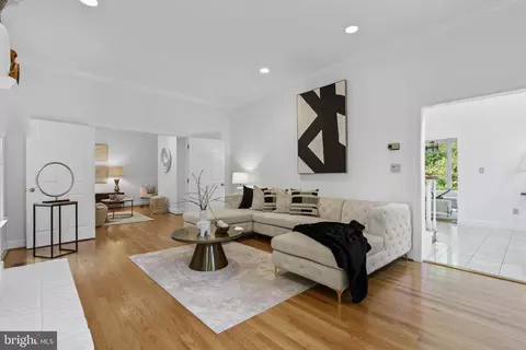 1034 Towlston Rd, Mclean, VA 22102 photo 7