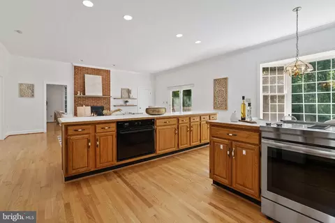 1034 Towlston Rd, Mclean, VA 22102 photo 21
