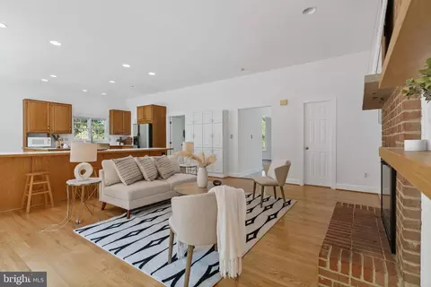 1034 Towlston Rd, Mclean, VA 22102 photo 17