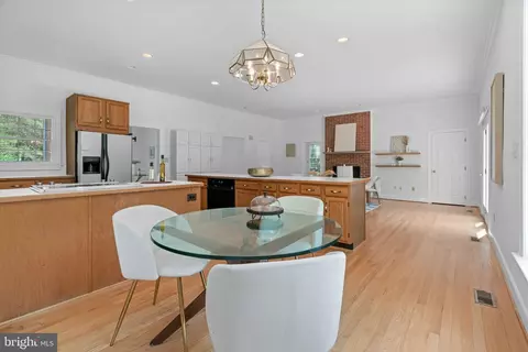1034 Towlston Rd, Mclean, VA 22102 photo 24