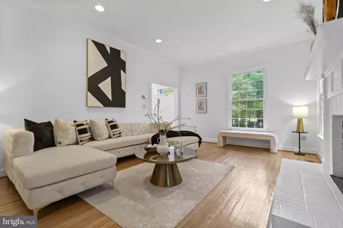 1034 Towlston Rd, Mclean, VA 22102 photo 6
