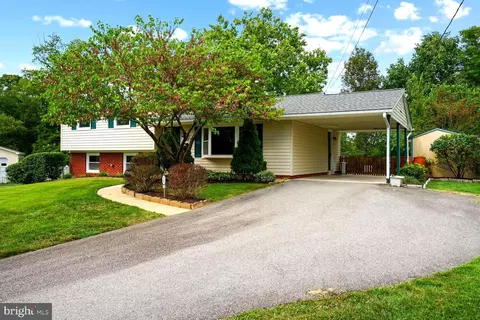 6410 Kroy Dr, Springfield, VA 22150 photo 3