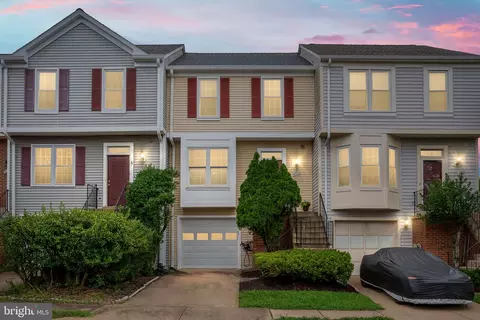 14725 Grobie Pond Ln, Centreville, VA 20120