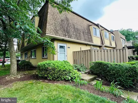 8035 Capistrano Pl #6B, Alexandria, VA 22309