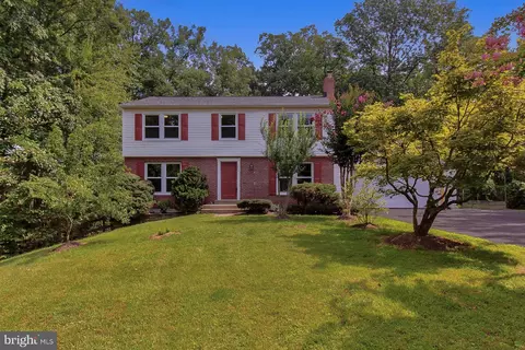 2400 Tatnuck Ct, Oak Hill, VA 20171