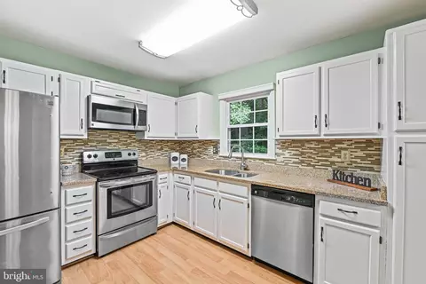 7916 Pebble Brook Ct, Springfield, VA 22153 photo 14