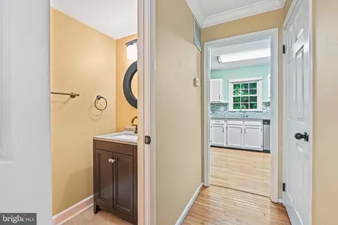 7916 Pebble Brook Ct, Springfield, VA 22153 photo 15