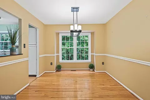 7916 Pebble Brook Ct, Springfield, VA 22153 photo 10
