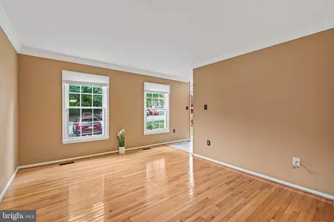 7916 Pebble Brook Ct, Springfield, VA 22153 photo 5