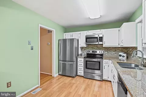 7916 Pebble Brook Ct, Springfield, VA 22153 photo 13