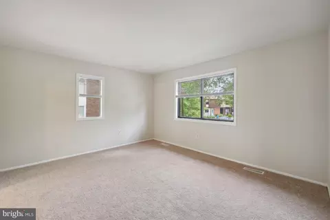 4009 Flagg Ct, Chantilly, VA 20151 photo 2