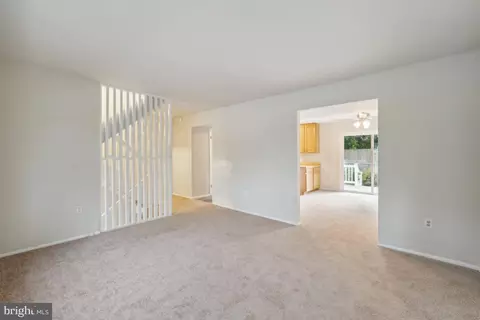 4009 Flagg Ct, Chantilly, VA 20151 photo 4