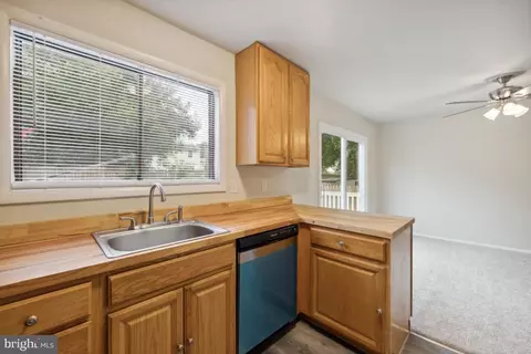 4009 Flagg Ct, Chantilly, VA 20151 photo 8