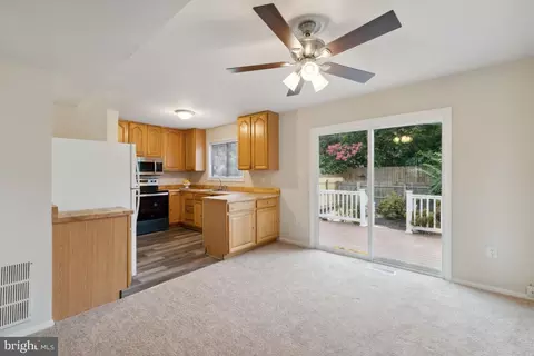 4009 Flagg Ct, Chantilly, VA 20151 photo 5