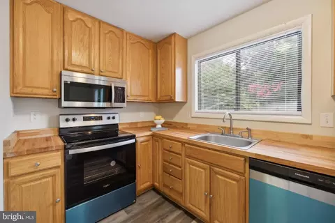 4009 Flagg Ct, Chantilly, VA 20151 photo 9