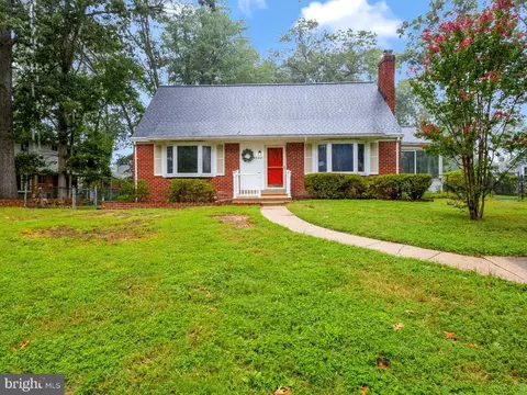 8104 Glover Ct, Springfield, VA 22152