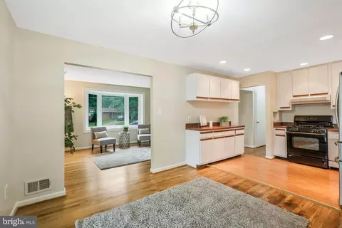 8104 Glover Ct, Springfield, VA 22152 photo 11