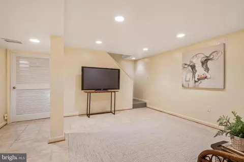 8104 Glover Ct, Springfield, VA 22152 photo 40
