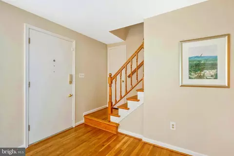 8104 Glover Ct, Springfield, VA 22152 photo 5