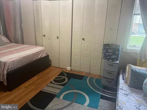 2215 Chamblee Pl, Herndon, VA 20170 photo 5