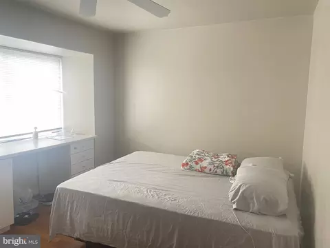 2215 Chamblee Pl, Herndon, VA 20170 photo 6