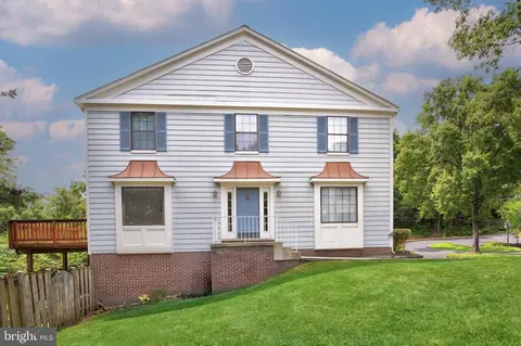 7670 Southern Oak Dr, Springfield, VA 22153