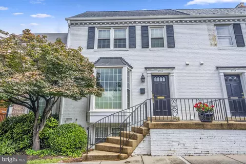 6726 Towne Lane Ct, Mclean, VA 22101